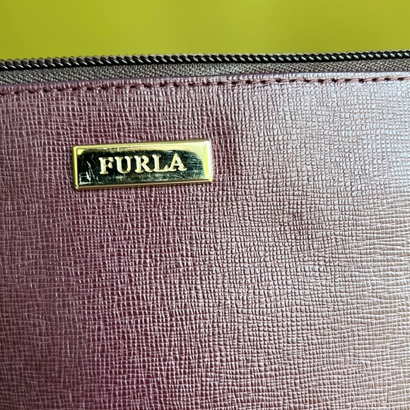 Furla Classic Envelope Clutch - Picture 9 of 9